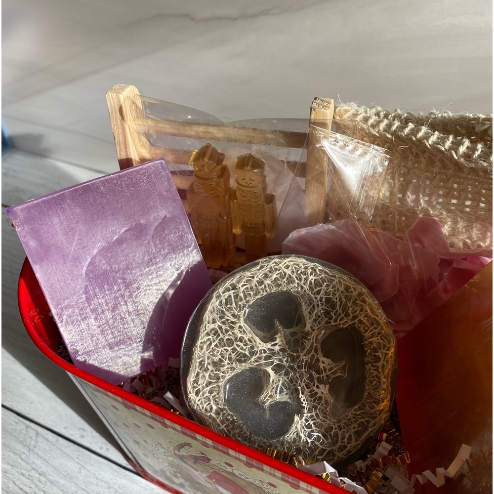 Handmade Christmas Soap Gift Tin, Deer with Santa Hat Tin, ( PRICE IS FIRM ) - Picture 3 of 8